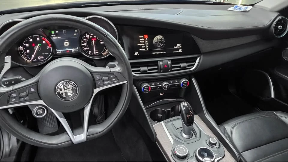 2017 Alfa Romeo Giulia - Image 14 of 16