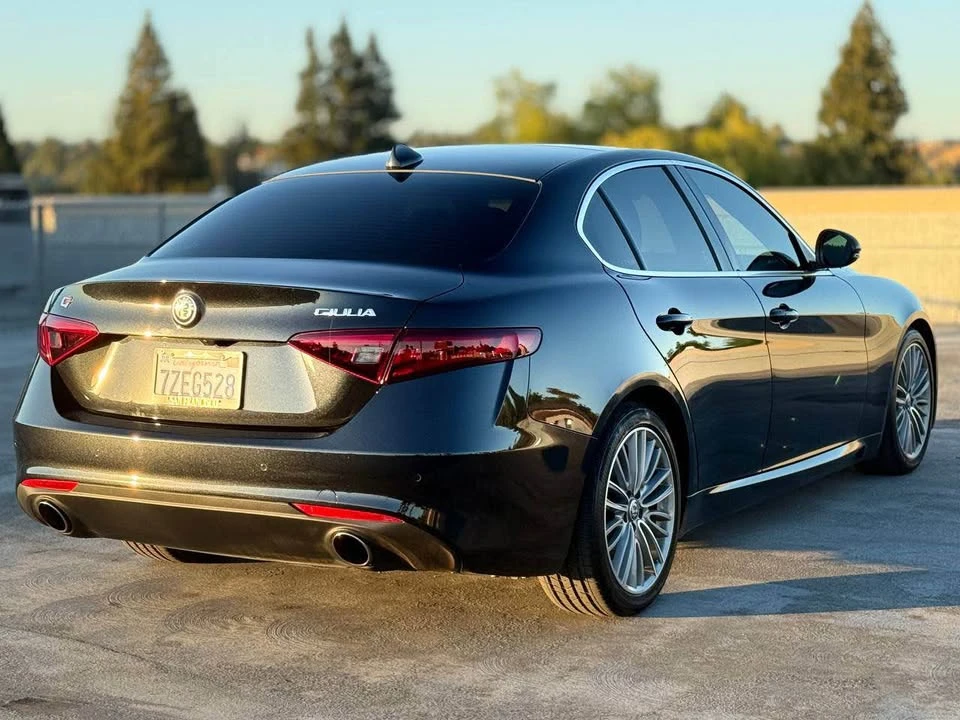 2017 Alfa Romeo Giulia - Image 12 of 16