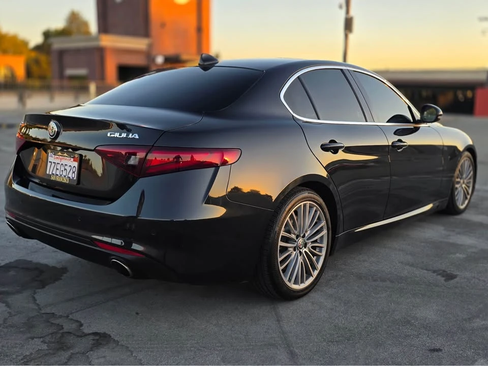 2017 Alfa Romeo Giulia - Image 6 of 16