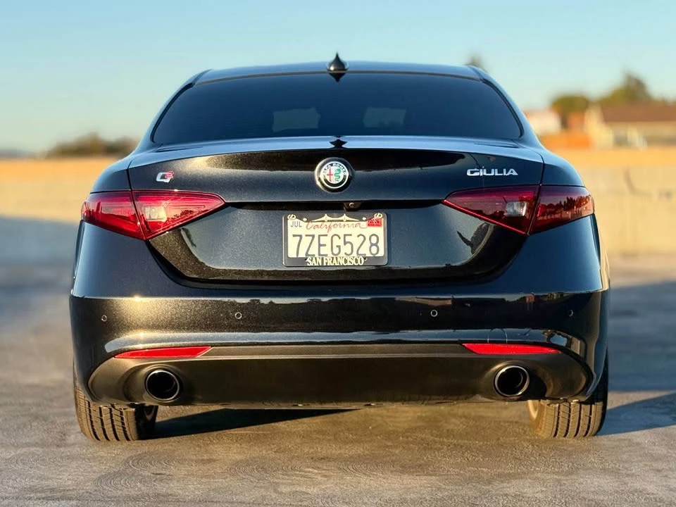 2017 Alfa Romeo Giulia - Image 11 of 16