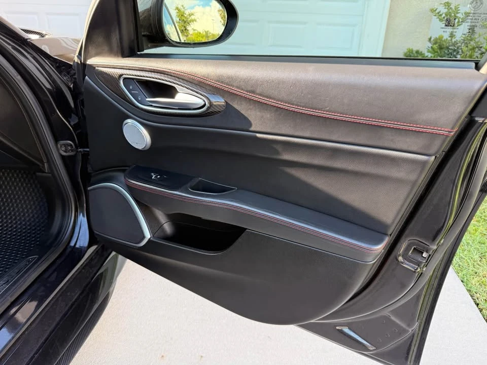 2017 Alfa Romeo Giulia - Image 15 of 20