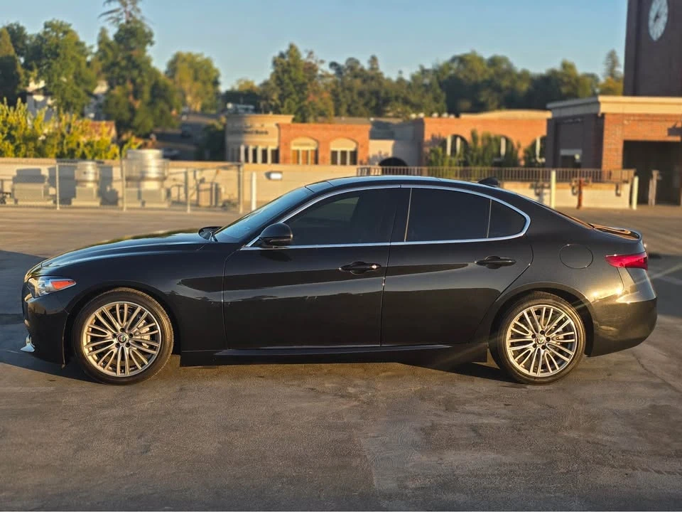 2017 Alfa Romeo Giulia - Image 5 of 16