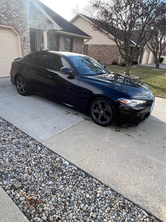 2017 Alfa Romeo Giulia - Image 2 of 10