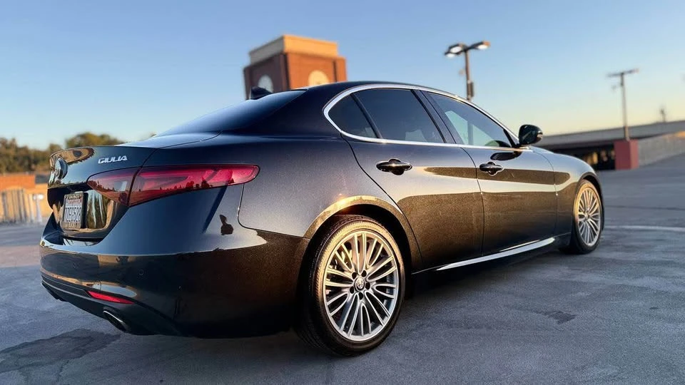 2017 Alfa Romeo Giulia - Image 7 of 16