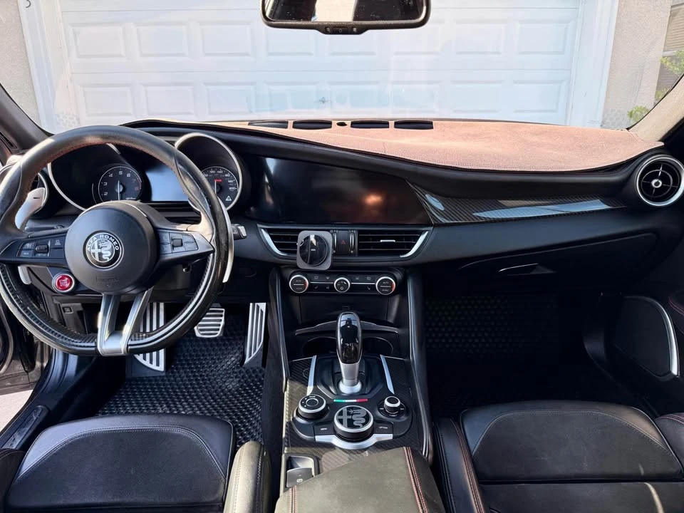 2017 Alfa Romeo Giulia - Image 10 of 20