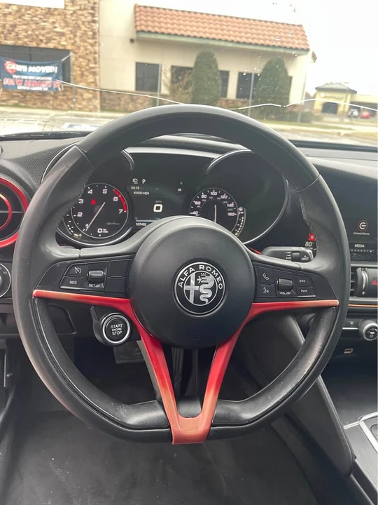 2017 Alfa Romeo Giulia - Image 11 of 12