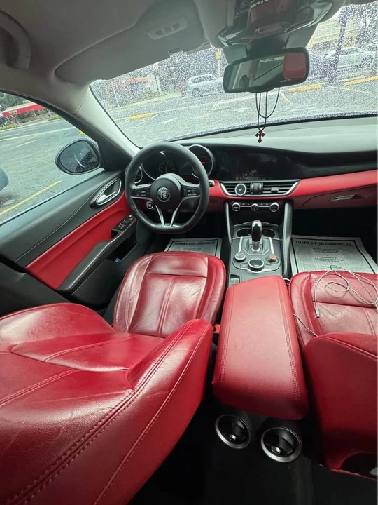 2017 Alfa Romeo Giulia - Image 8 of 12
