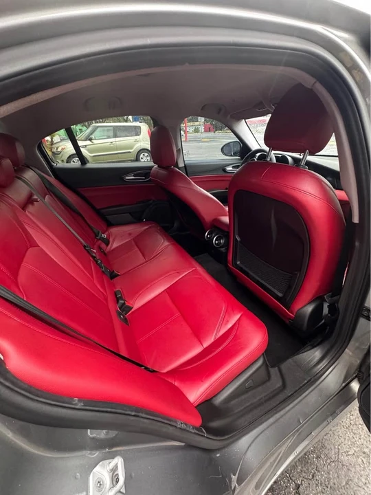 2017 Alfa Romeo Giulia - Image 7 of 12