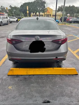 2017 Alfa Romeo Giulia Giulia