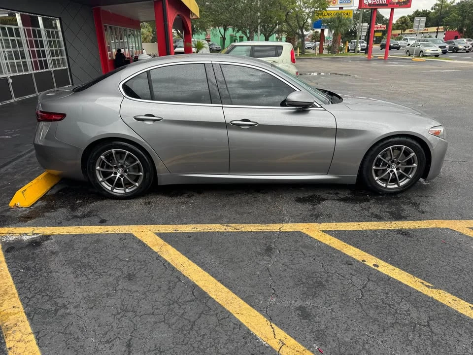 2017 Alfa Romeo Giulia - Image 3 of 12