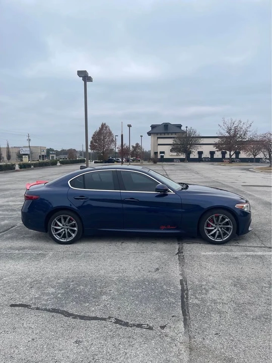 2017 Alfa Romeo Giulia - Image 4 of 12
