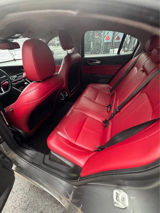 2017 Alfa Romeo Giulia - Image 5 of 12