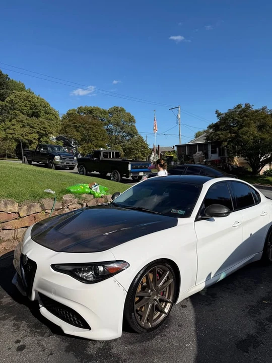 2017 Alfa Romeo Giulia - Image 10 of 12