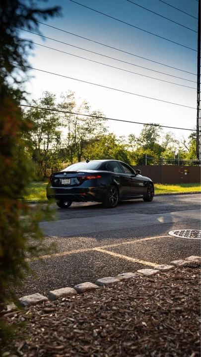 2017 Alfa Romeo Giulia - Image 10 of 20