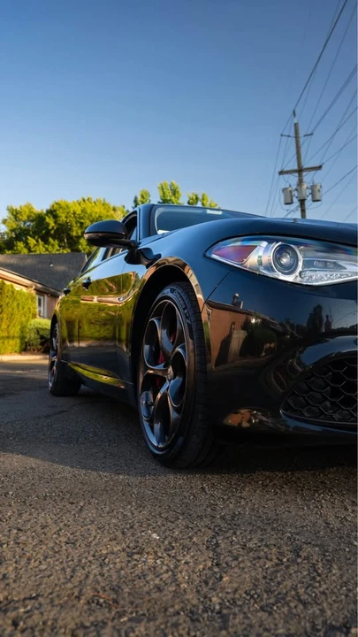 2017 Alfa Romeo Giulia - Image 2 of 20