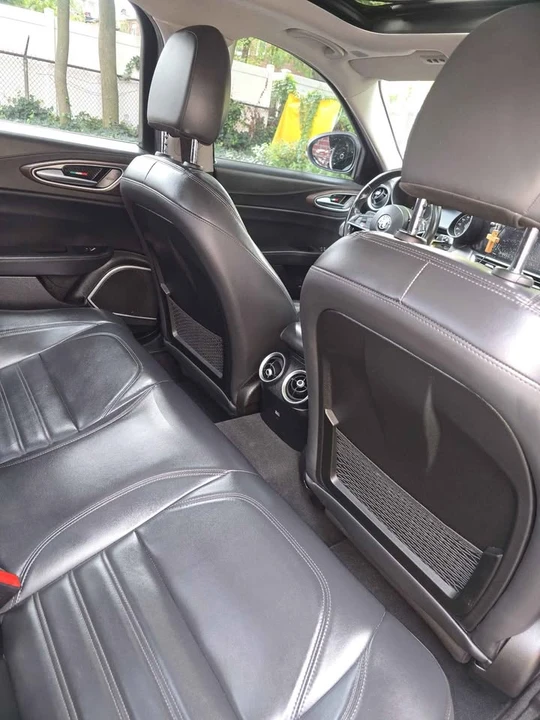 2017 Alfa Romeo Giulia - Image 11 of 15
