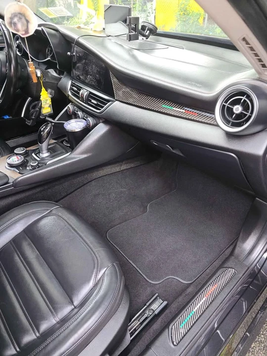 2017 Alfa Romeo Giulia - Image 12 of 15