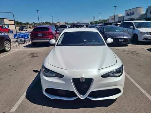 2017 Alfa Romeo Giulia Giulia