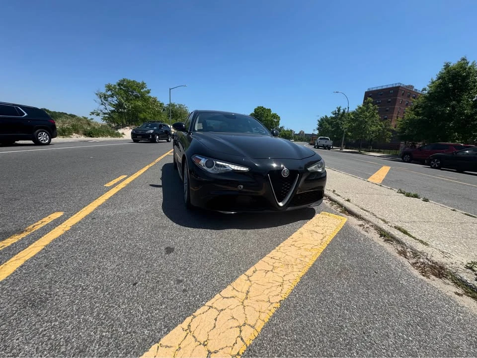 2017 Alfa Romeo Giulia - Image 9 of 19