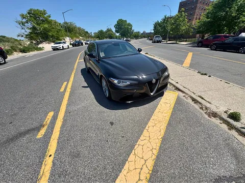 2017 Alfa Romeo Giulia Giulia