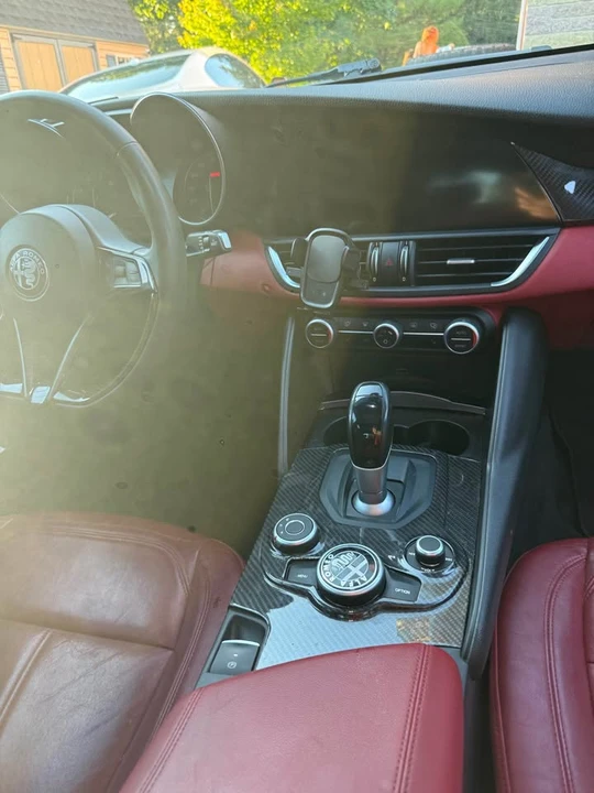 2017 Alfa Romeo Giulia - Image 7 of 12
