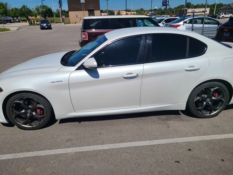 2017 Alfa Romeo Giulia - Image 14 of 14
