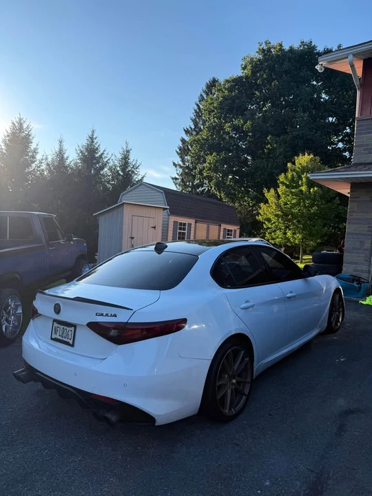 2017 Alfa Romeo Giulia - Image 4 of 12