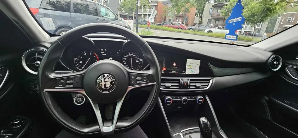 2017 Alfa Romeo Giulia - Image 13 of 20