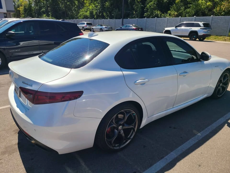2017 Alfa Romeo Giulia - Image 11 of 14