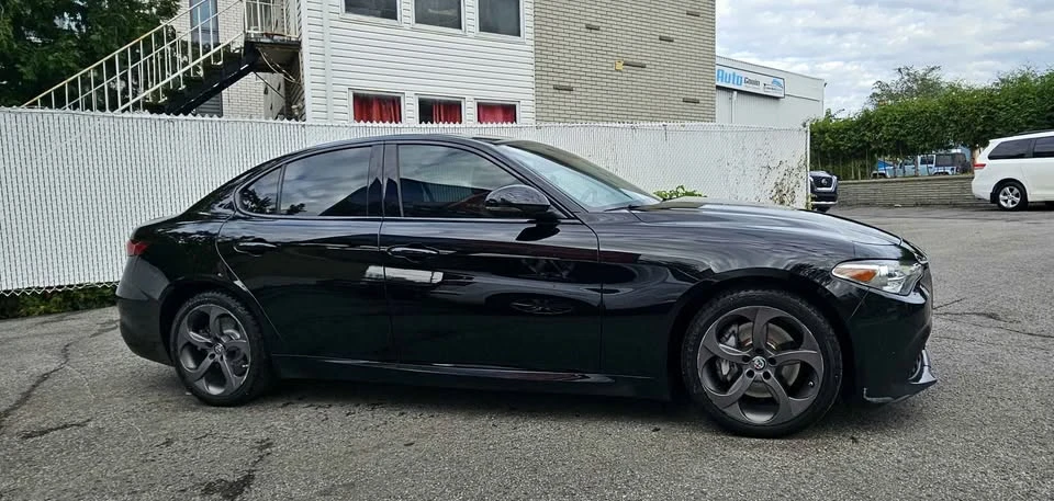 2017 Alfa Romeo Giulia - Image 11 of 20