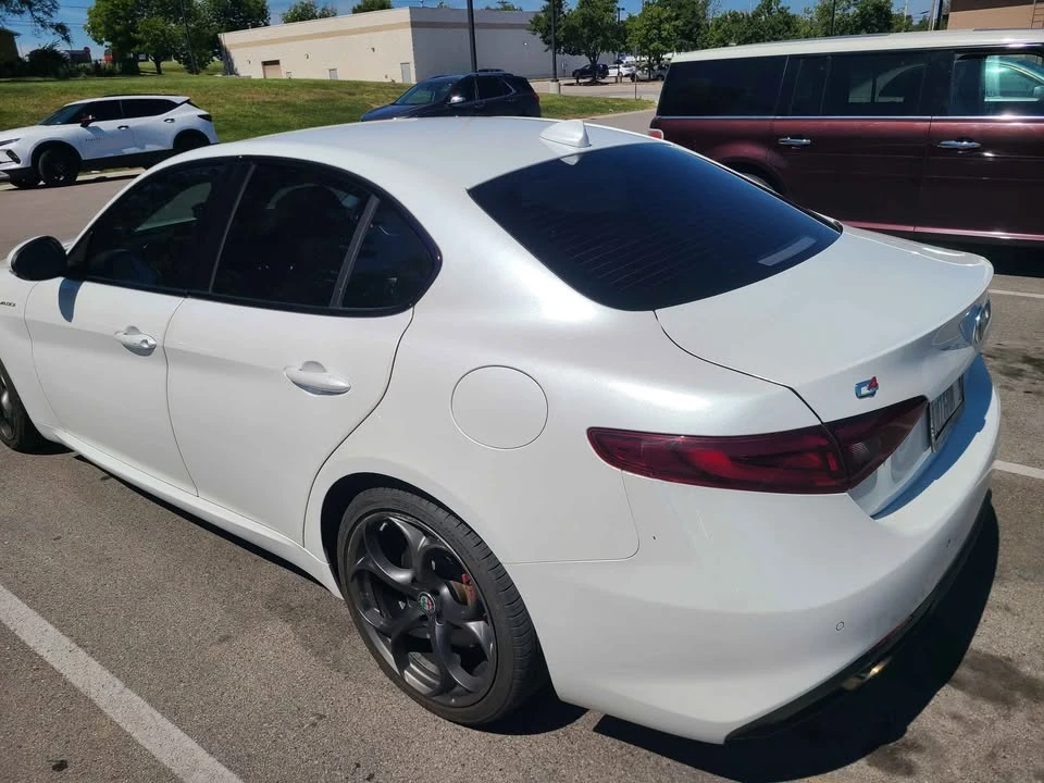 2017 Alfa Romeo Giulia - Image 13 of 14