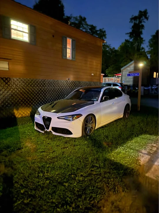 2017 Alfa Romeo Giulia - Image 11 of 12