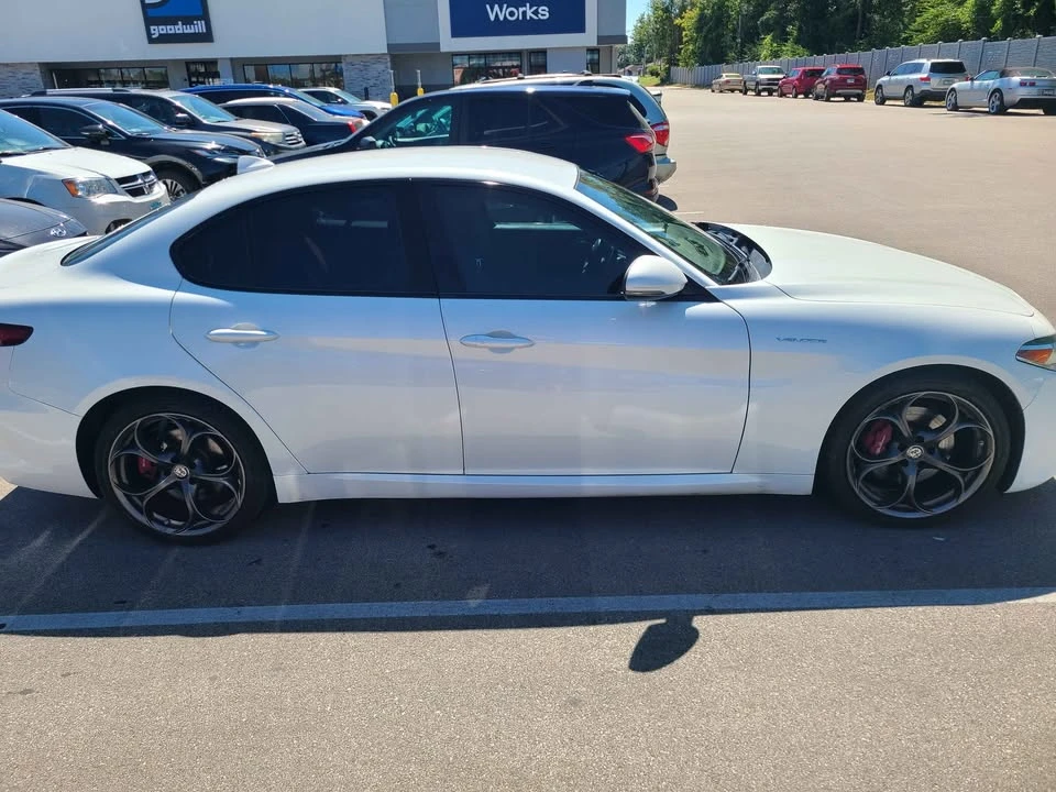 2017 Alfa Romeo Giulia - Image 10 of 14