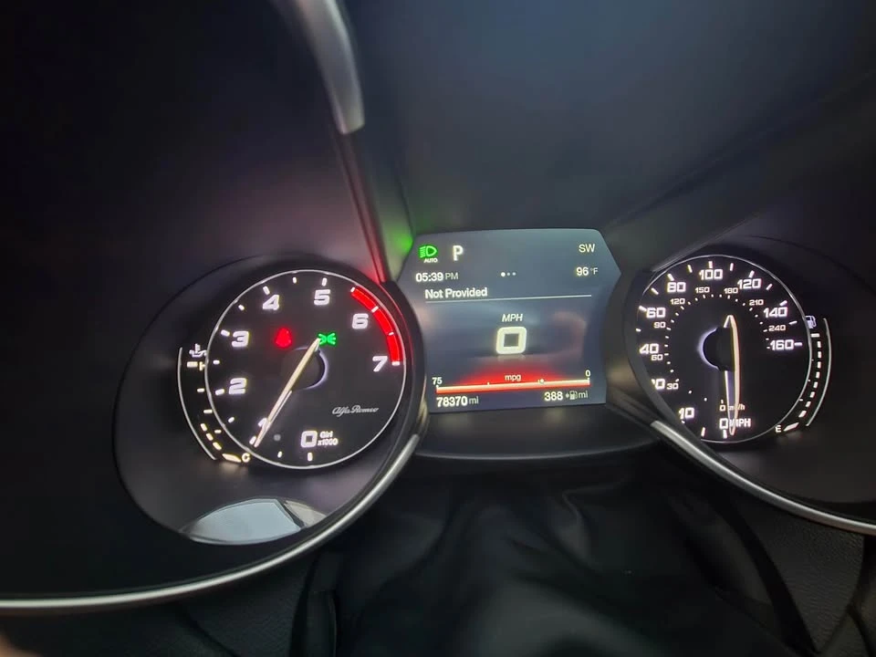 2017 Alfa Romeo Giulia - Image 7 of 12