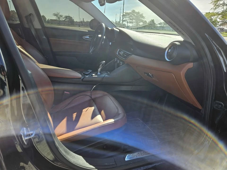 2017 Alfa Romeo Giulia - Image 7 of 11