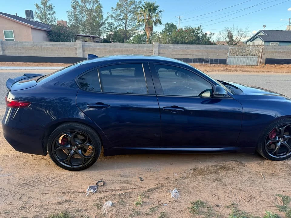 2017 Alfa Romeo Giulia - Image 4 of 5
