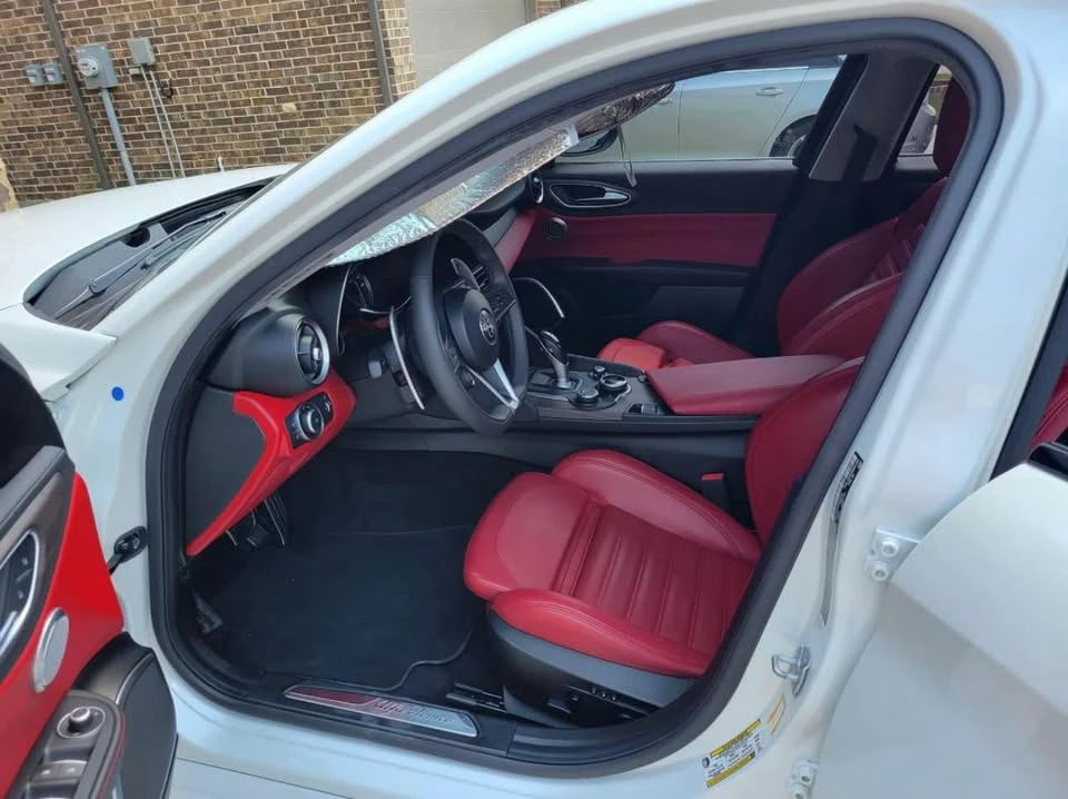 2017 Alfa Romeo Giulia - Image 5 of 6