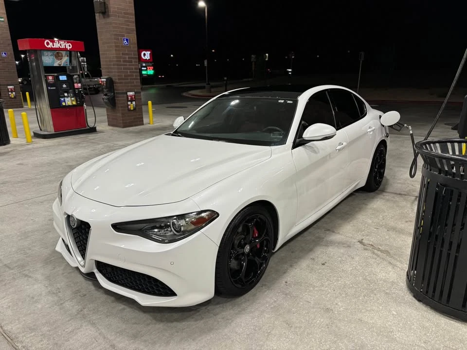2017 Alfa Romeo Giulia - Image 4 of 6