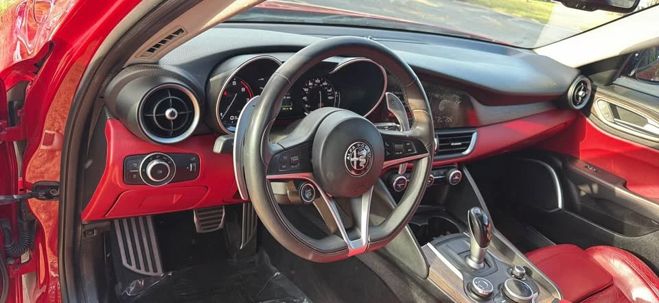 2017 Alfa Romeo Giulia - Image 15 of 15