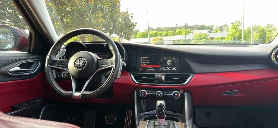 2017 Alfa Romeo Giulia - Image 8 of 15