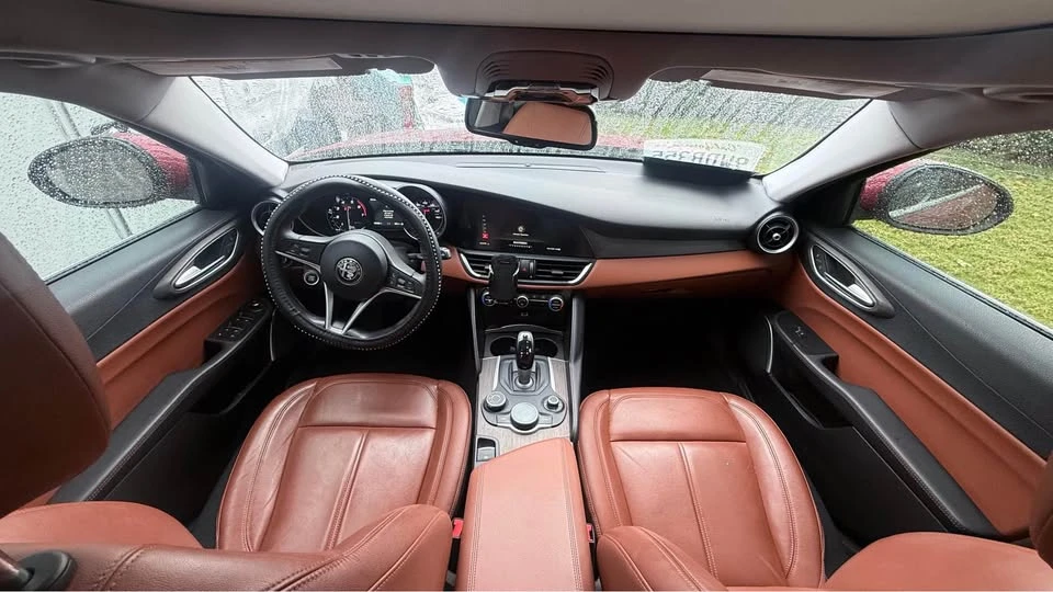 2017 Alfa Romeo Giulia - Image 6 of 9