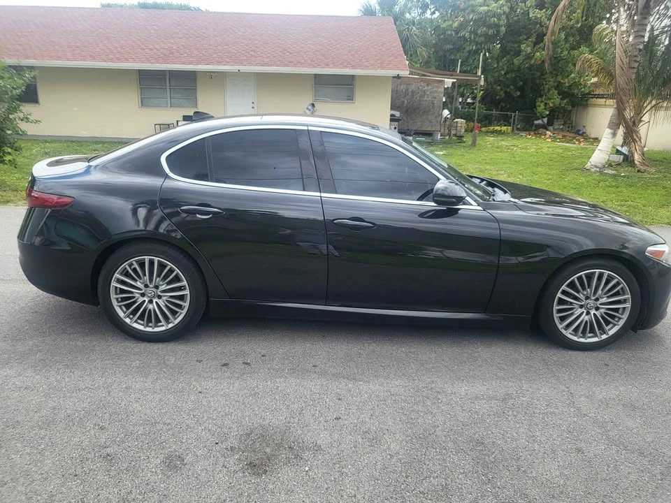 2017 Alfa Romeo Giulia - Image 6 of 12