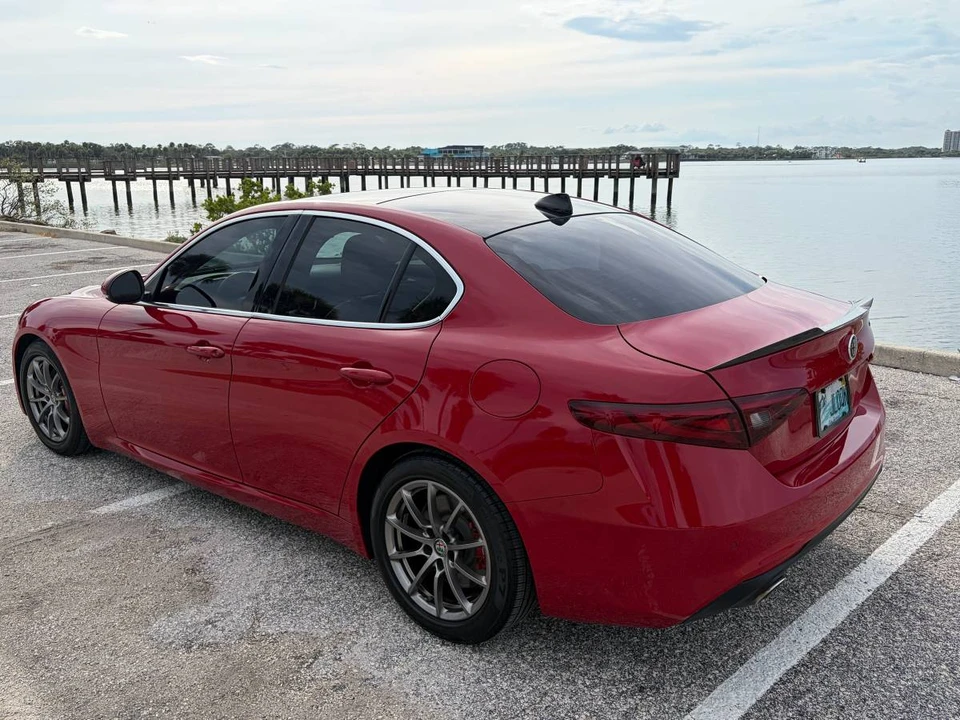 2017 Alfa Romeo Giulia - Image 5 of 24