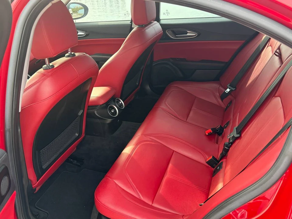 2017 Alfa Romeo Giulia - Image 8 of 24