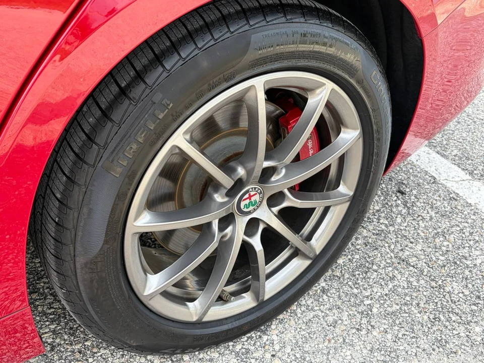 2017 Alfa Romeo Giulia - Image 18 of 24