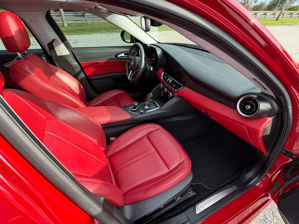 2017 Alfa Romeo Giulia - Image 12 of 24