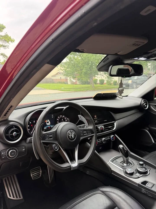 2017 Alfa Romeo Giulia - Image 10 of 15