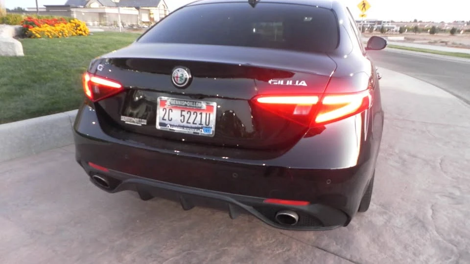 2017 Alfa Romeo Giulia - Image 16 of 17