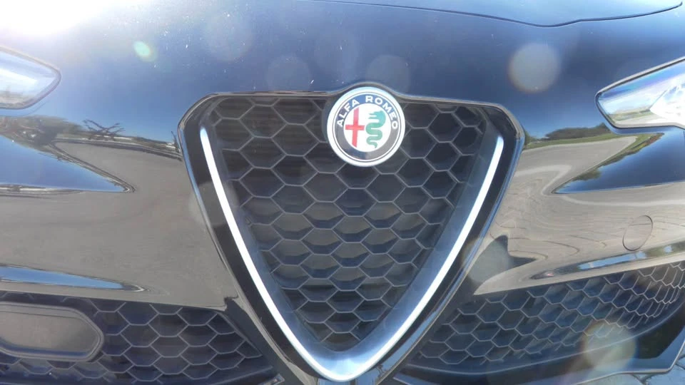 2017 Alfa Romeo Giulia - Image 6 of 17