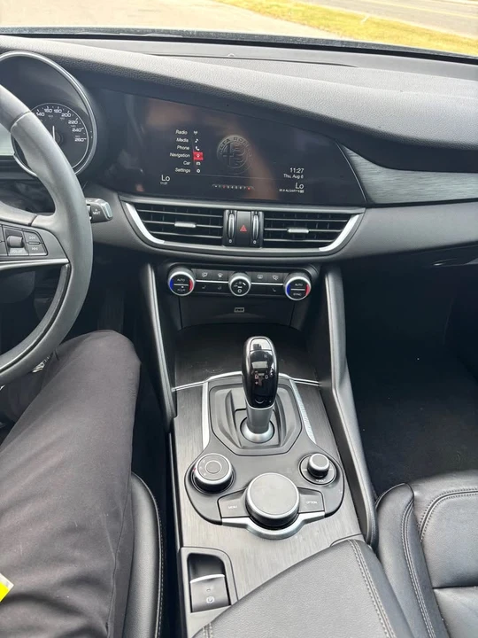 2017 Alfa Romeo Giulia - Image 13 of 18